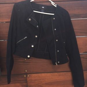 H&M | Crop Black Jean jacket!